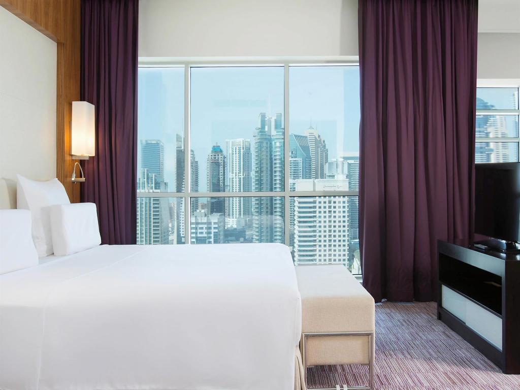 Pullman Dubai Jumeirah Lakes Towers